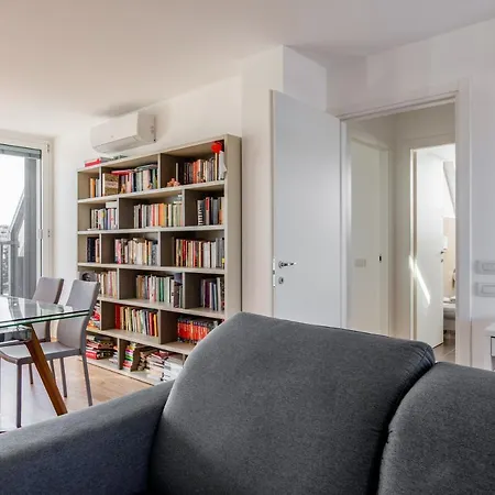 Daire Guesthost - Modern With Terrace, Wifi & Ac *